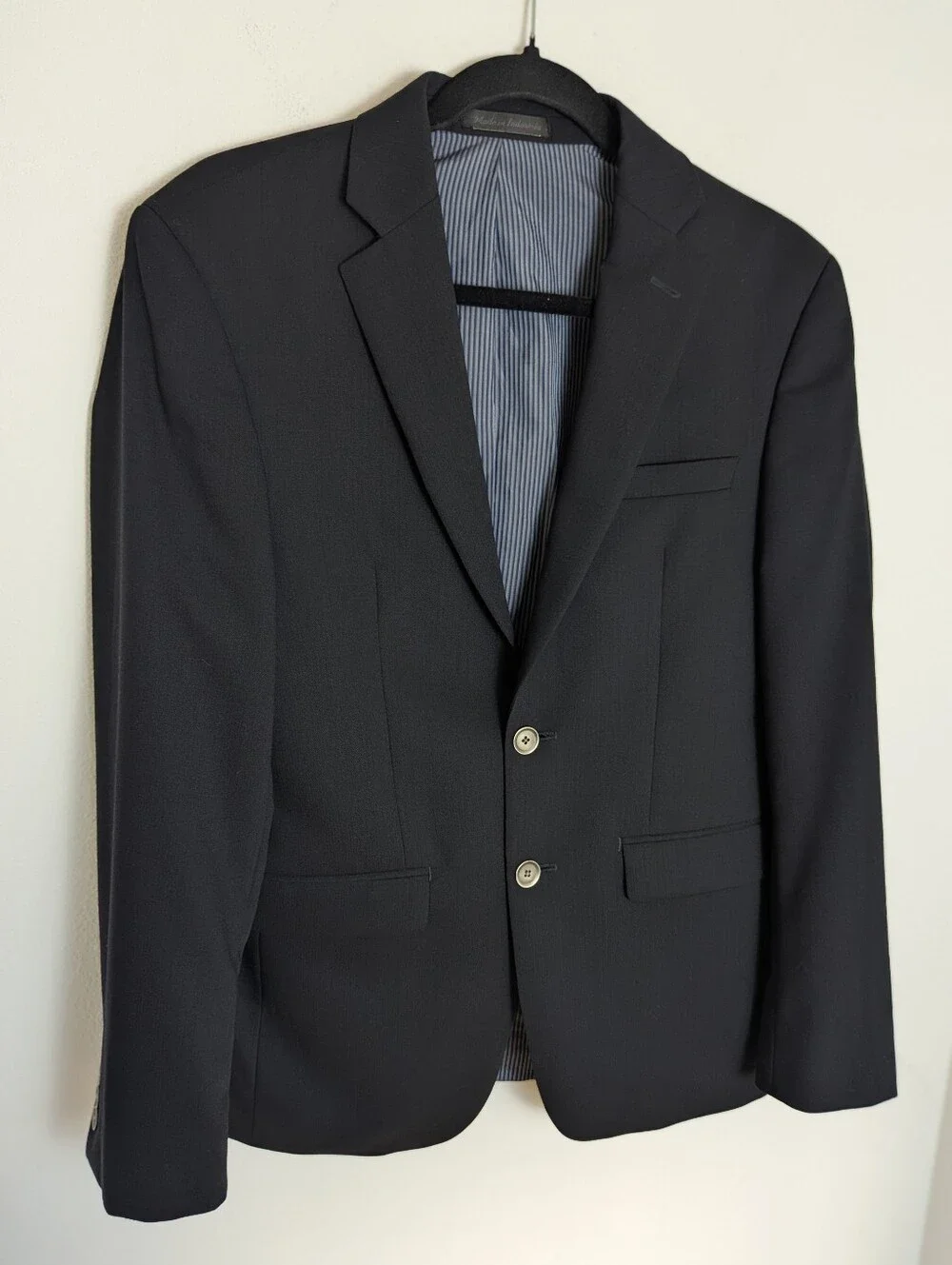 Calvin Klein Extreme Slim Fit Black 2-Button Notch Wool Suit Jacket 36 short euc